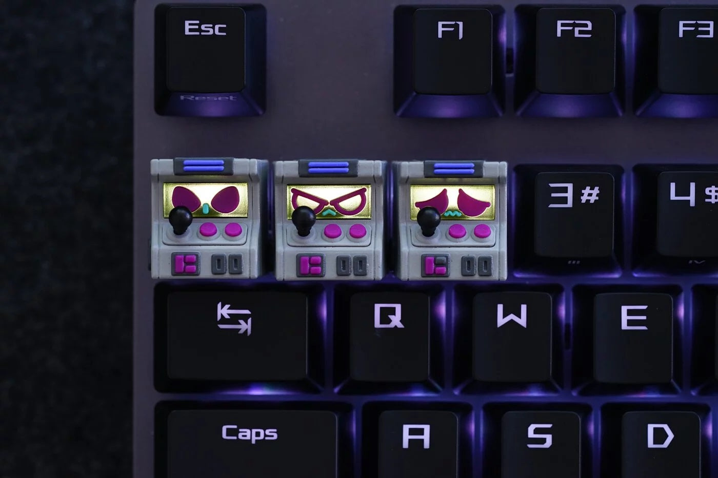 Hot Keys Project HKP Error Keycap Angry Grey Purple Artisan Keycap MKM13X8XGO |35294|