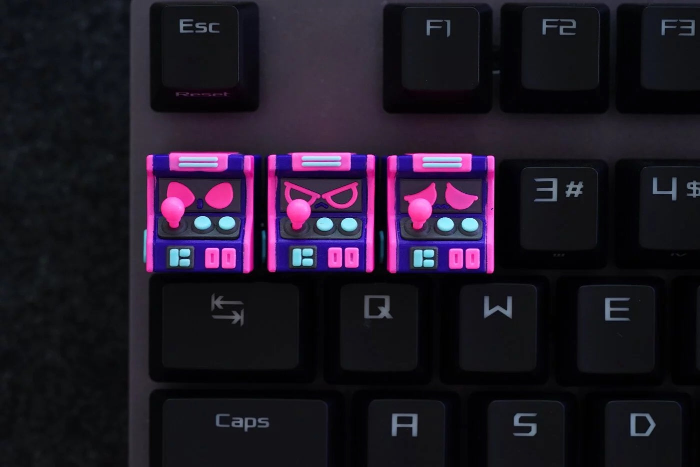 Hot Keys Project HKP Error Keycap Angry Laser Artisan Keycap MKITN2CP2V |35354|