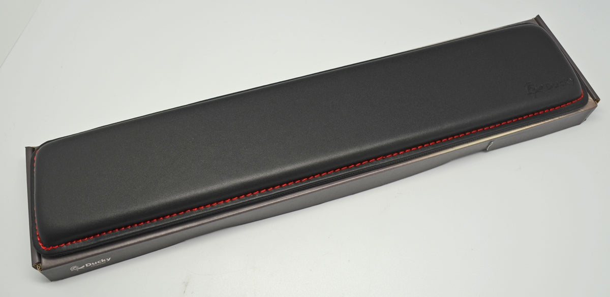 Ducky Fullsize Leather Wrist Rest with Red Stitching MKLY1FQN7B |36690|