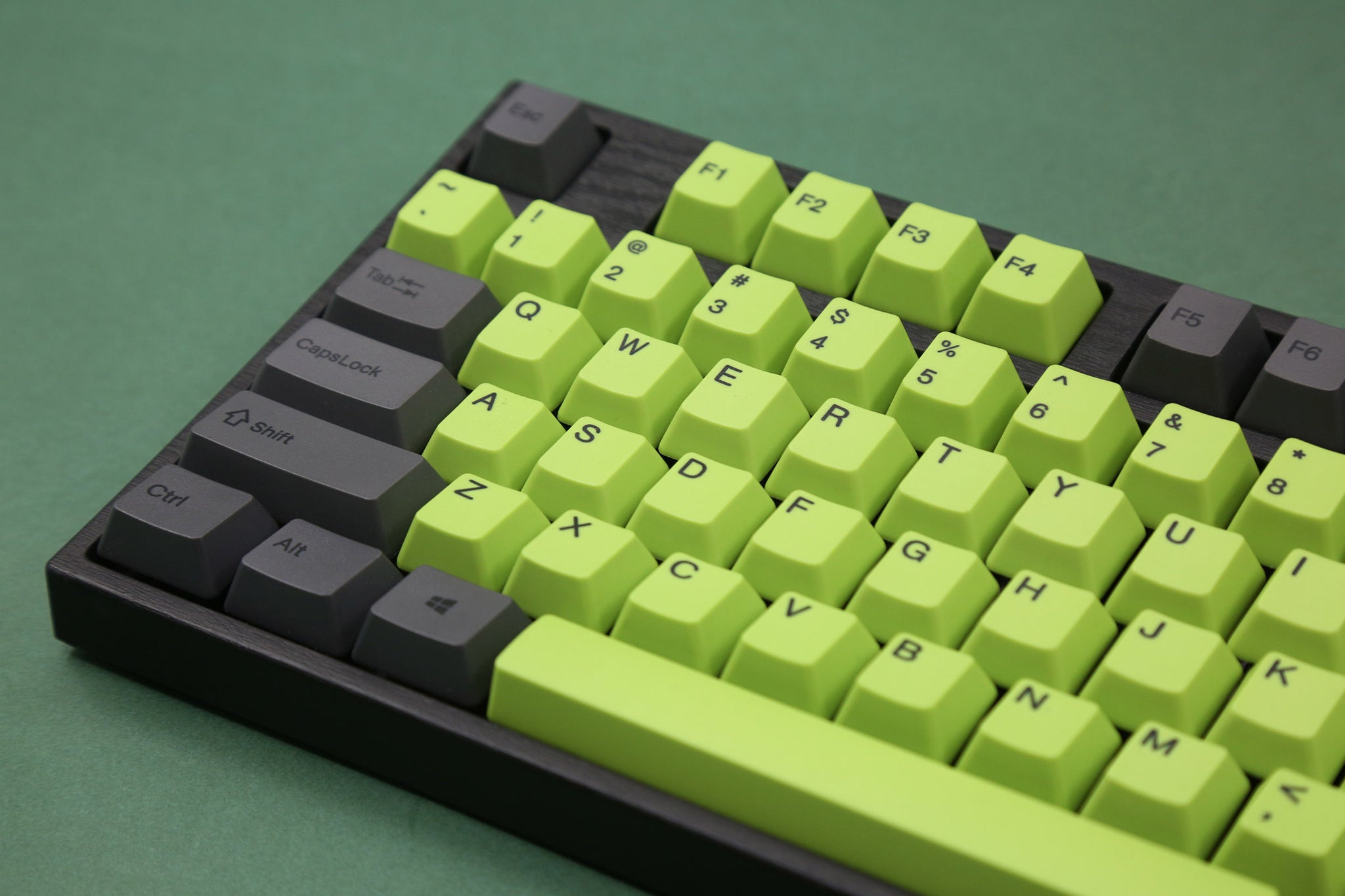 Varmilo Green / Black 108 Key Varmilo Profile Dye Sub PBT Keycap Set