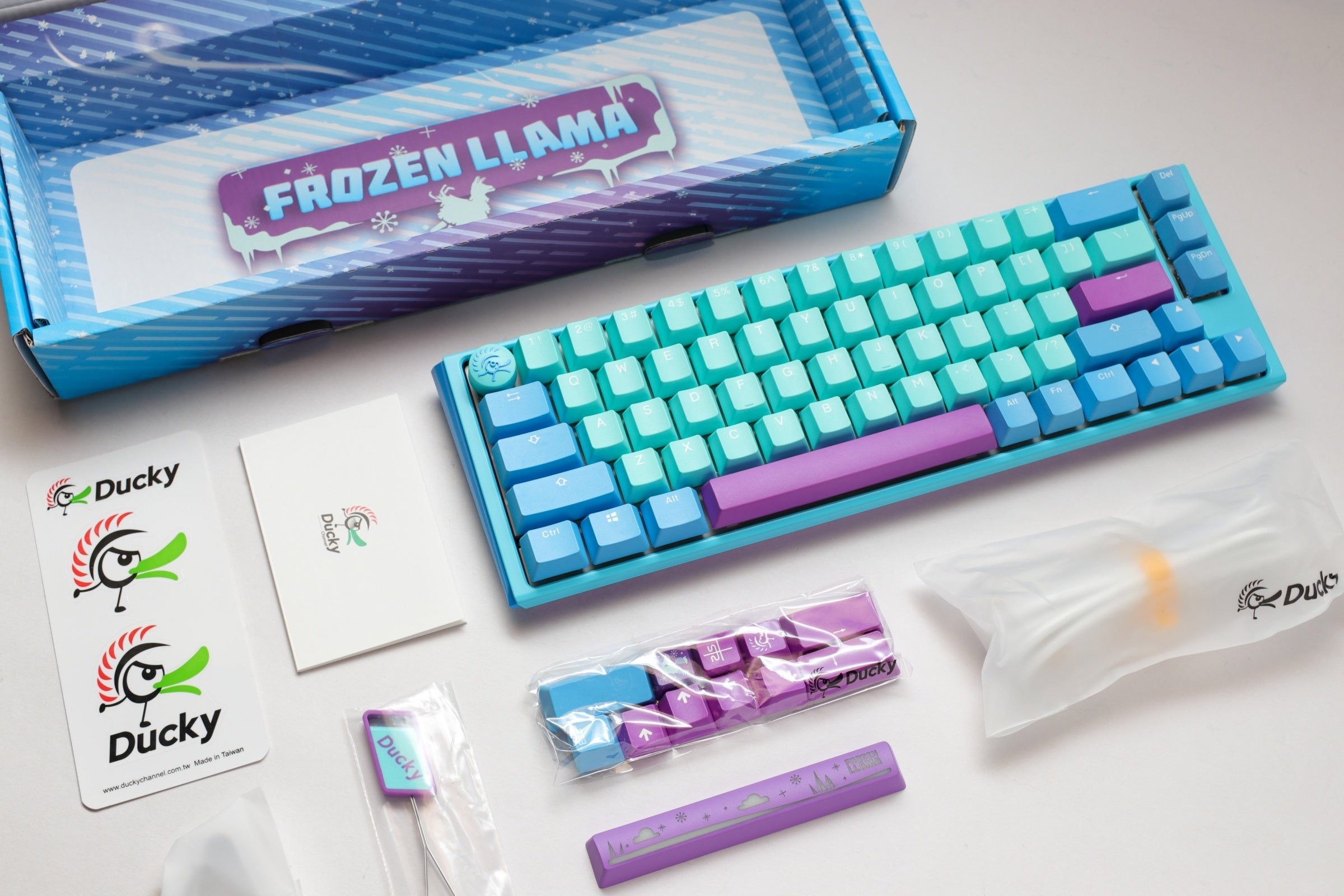 Ducky x MK One 3 SF Frozen Llama 65% Hotswap RGB Limited Edition Mechanical  Keyboard