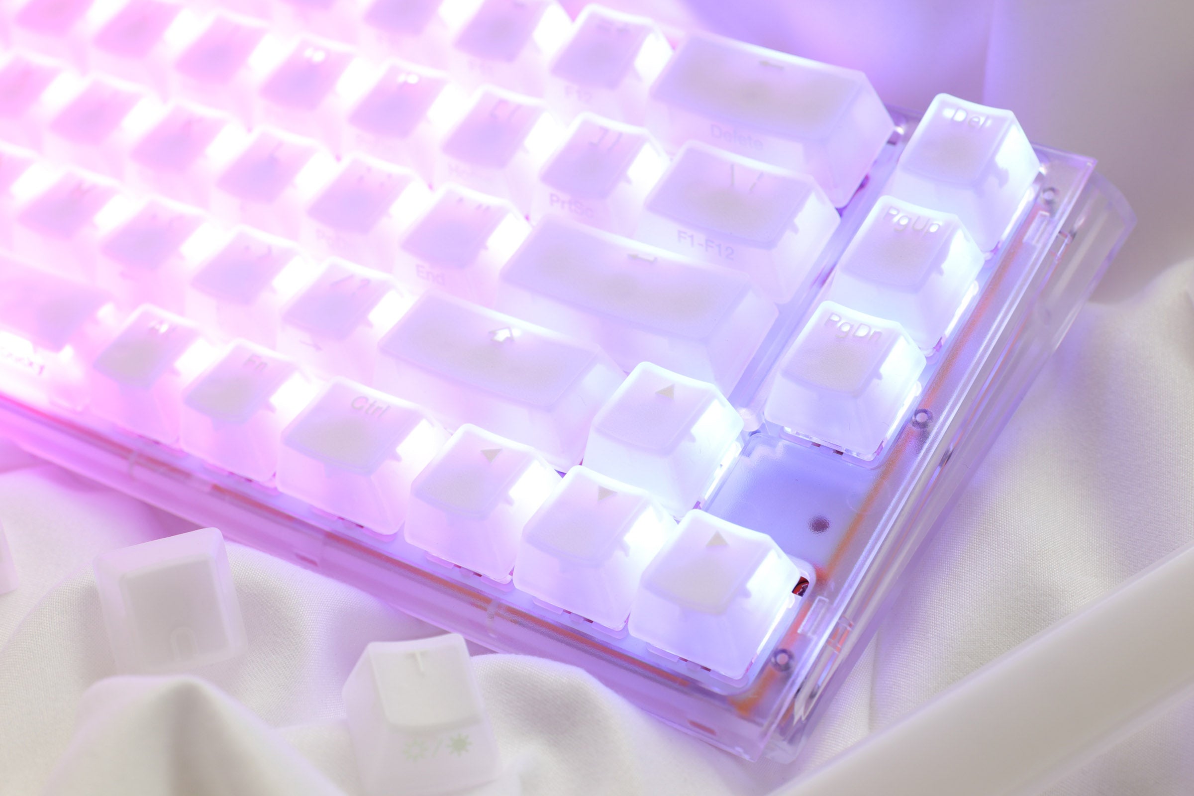 Ducky One 3 SF Aura Clear White 65% Hotswap RGB LED Double Shot ABS Me