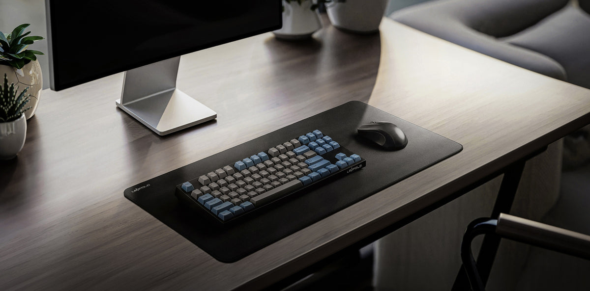 Leopold Premium Black Alpha-Cell Desk Mat