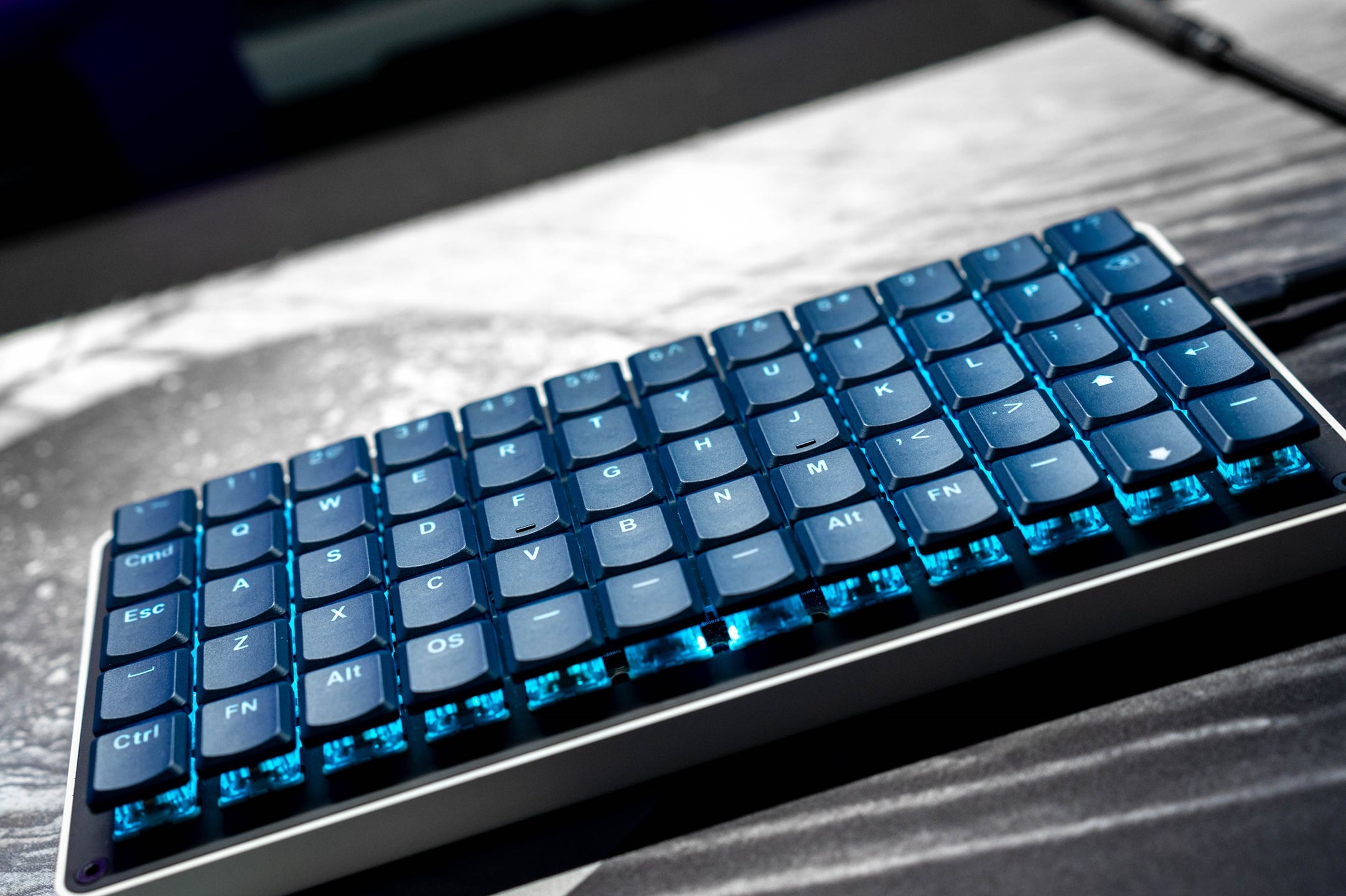 Tai-Hao Navy Blue THT Backlit 65 Key Double Shot PBT Low Profile (*) MK9G00BEI3 |69932|