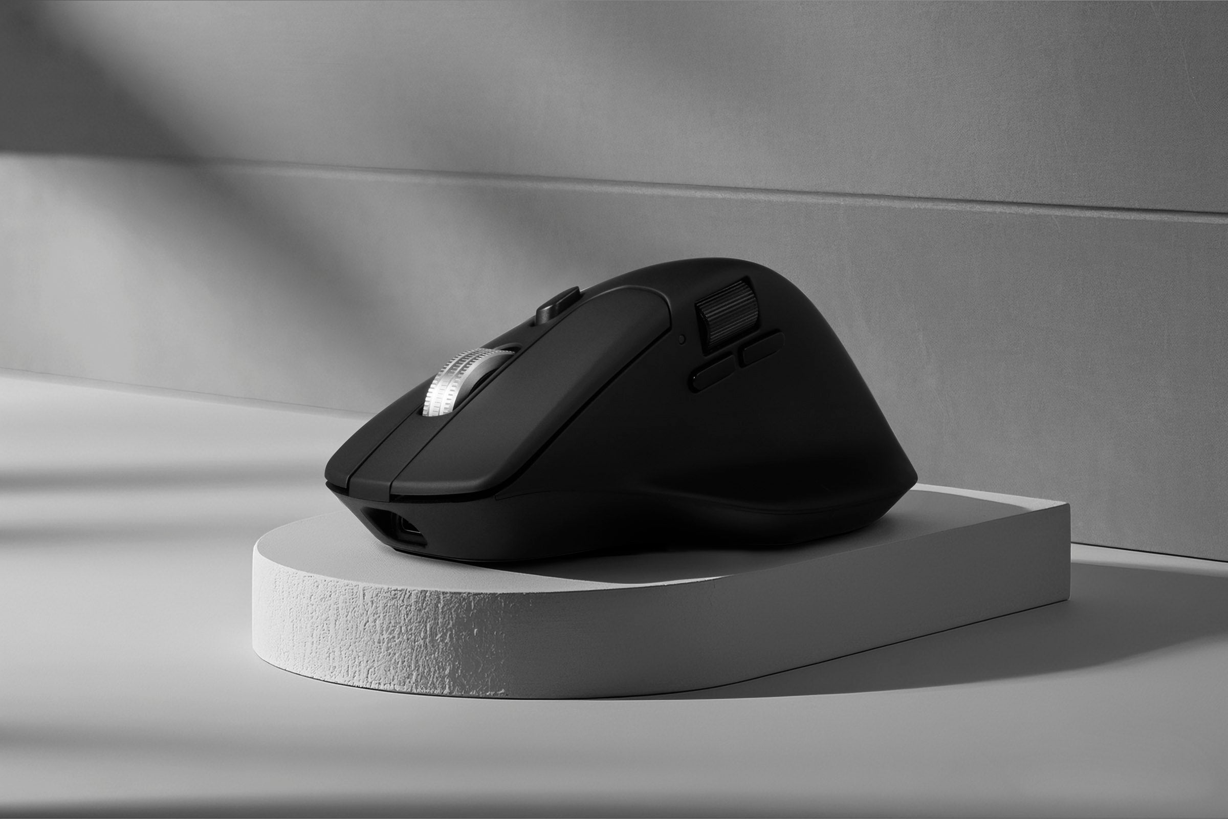 Keychron M6 8K Puts a PixArt 3950 and Dual Scroll Wheels in a $70 Mouse, Which Is Absurd