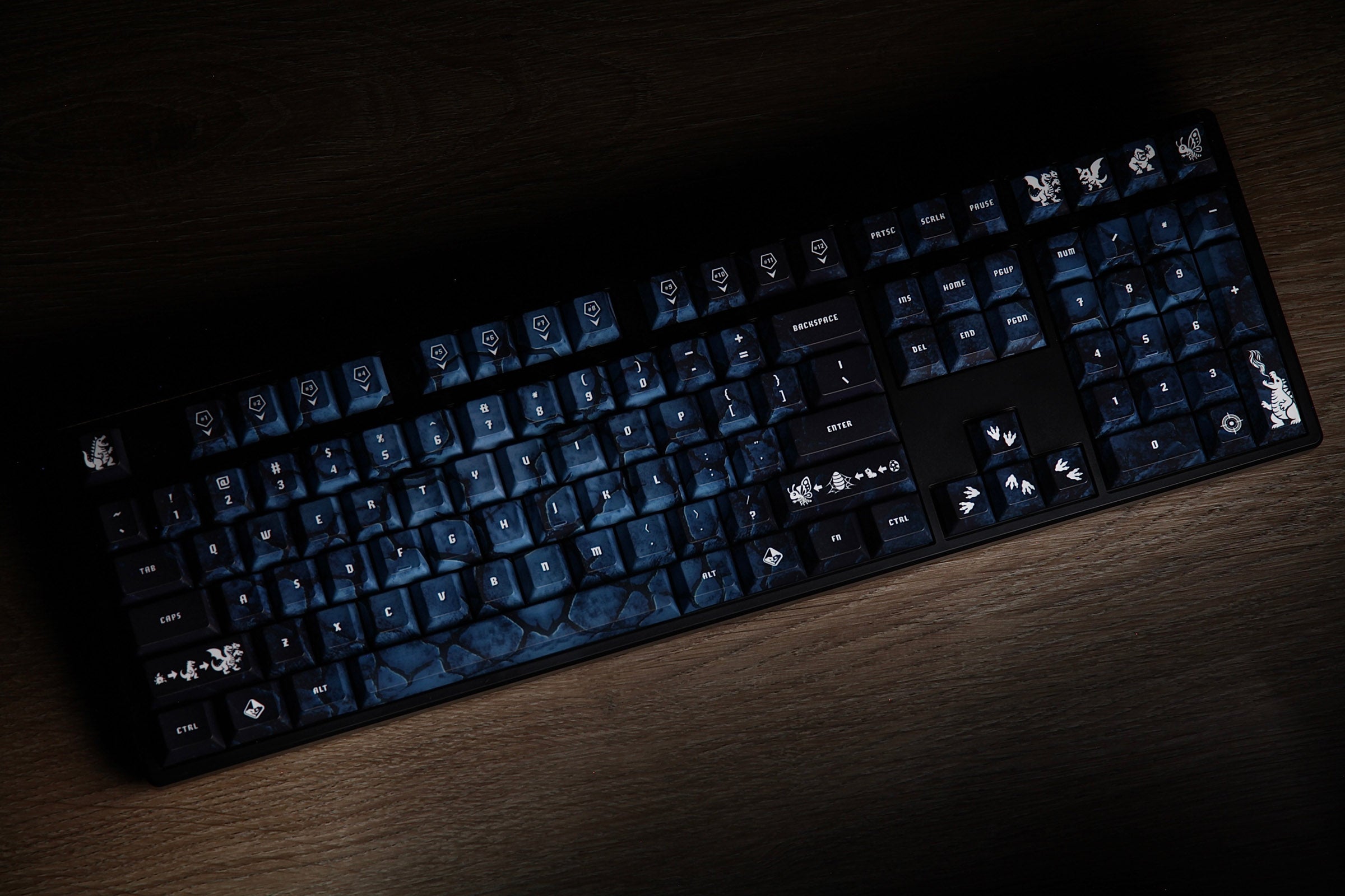 Traitors Kaiju 108 Key Cherry Profile PBT Keycap Set MKDWMJTTZ0 |78464|