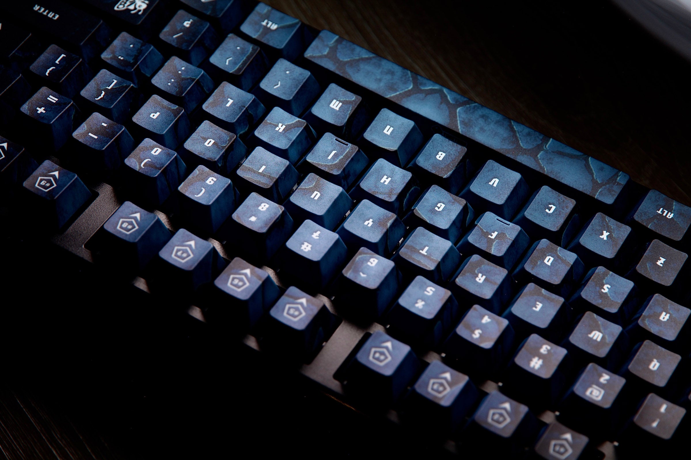 Traitors Kaiju 108 Key Cherry Profile PBT Keycap Set MKDWMJTTZ0 |78711|