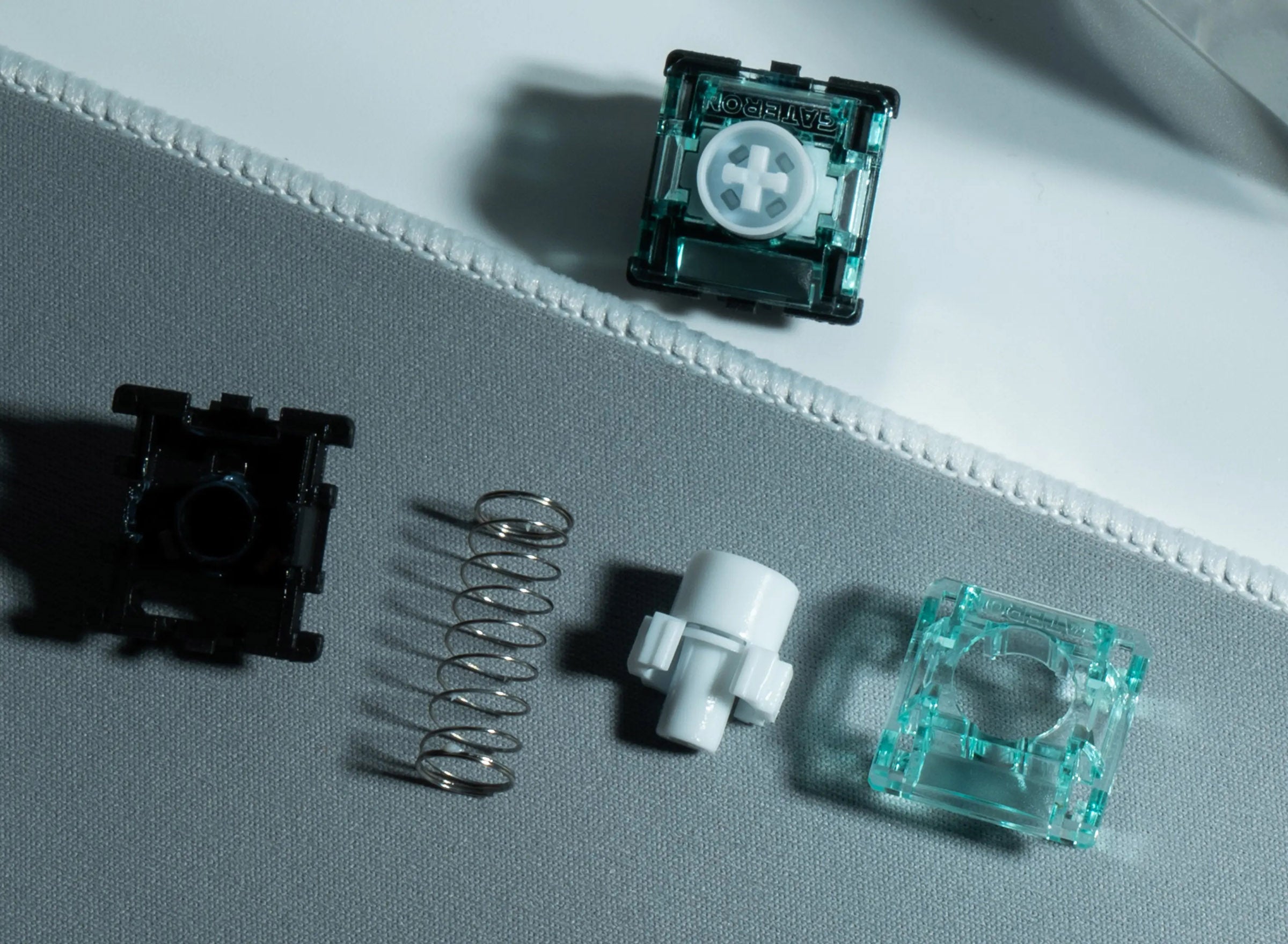Gateron Magnetic Jade Attraction Linear Plate Mount Switch MKC74YQHEU |79285|