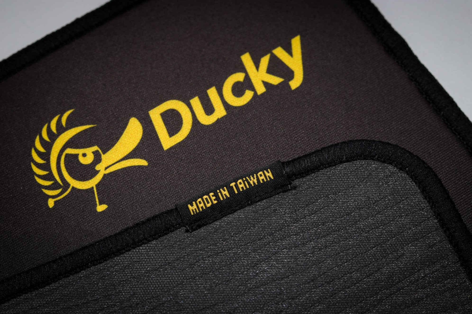 Ducky Shield Large Mouse Pad MKURNYPSBB |42614|